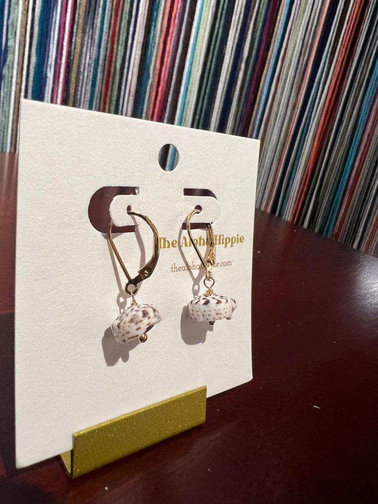 French kiss earrings (Hawaiian puka shells + pearls by Aloha Hippie
