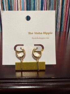 Twinkle huggie earrings (geo charm), photo 2