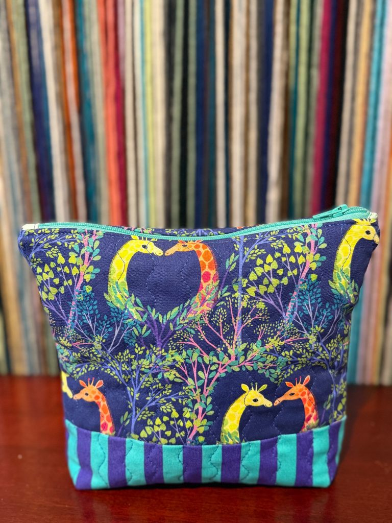 Quilted Bag Giraffe mint zipper by Cindy